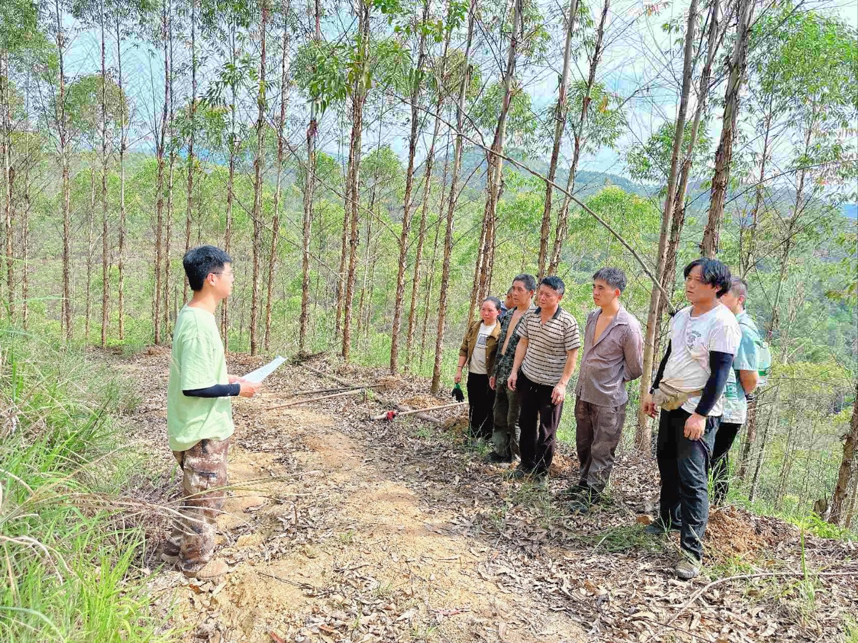 坚守林业职责，守护一方绿水青山